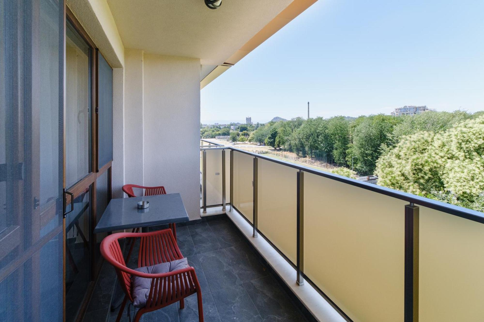 Lauta Forest 1-Bedroom Apartment Plovdiv Exterior photo